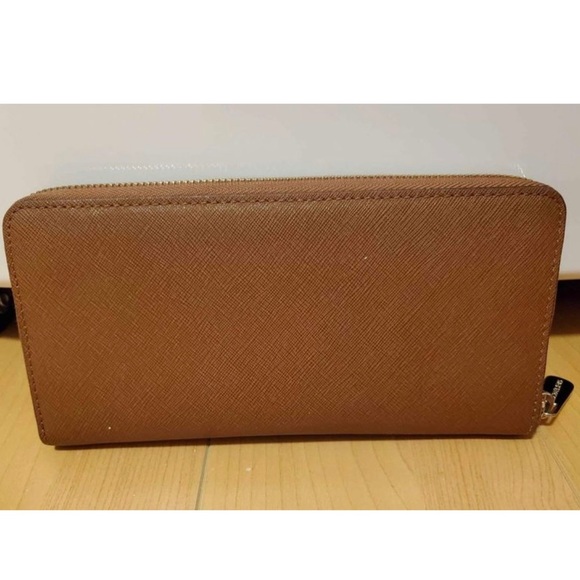 Michael Kors Jet Set Wallet - Picture 3 of 7